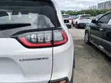 Фото 8 - Jeep Cherokee