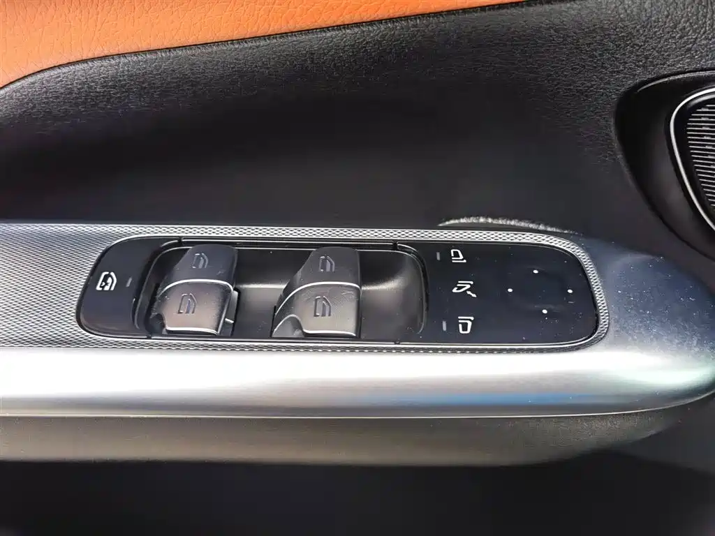 Mercedes-Benz GLC 2025 Facelift GLC 260 L 4MATIC Dynamic фото 33