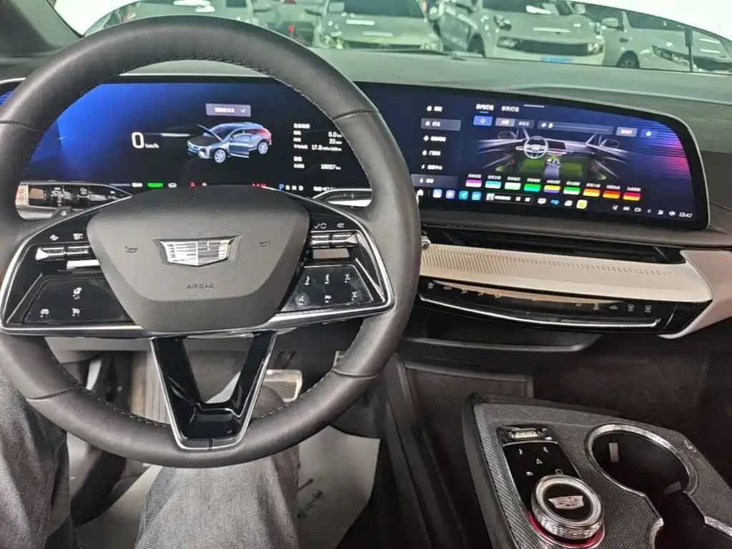 Cadillac IQ Ao Ge 2025 2024 Standard Range