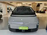 Фото 3 - Li Auto MEGA