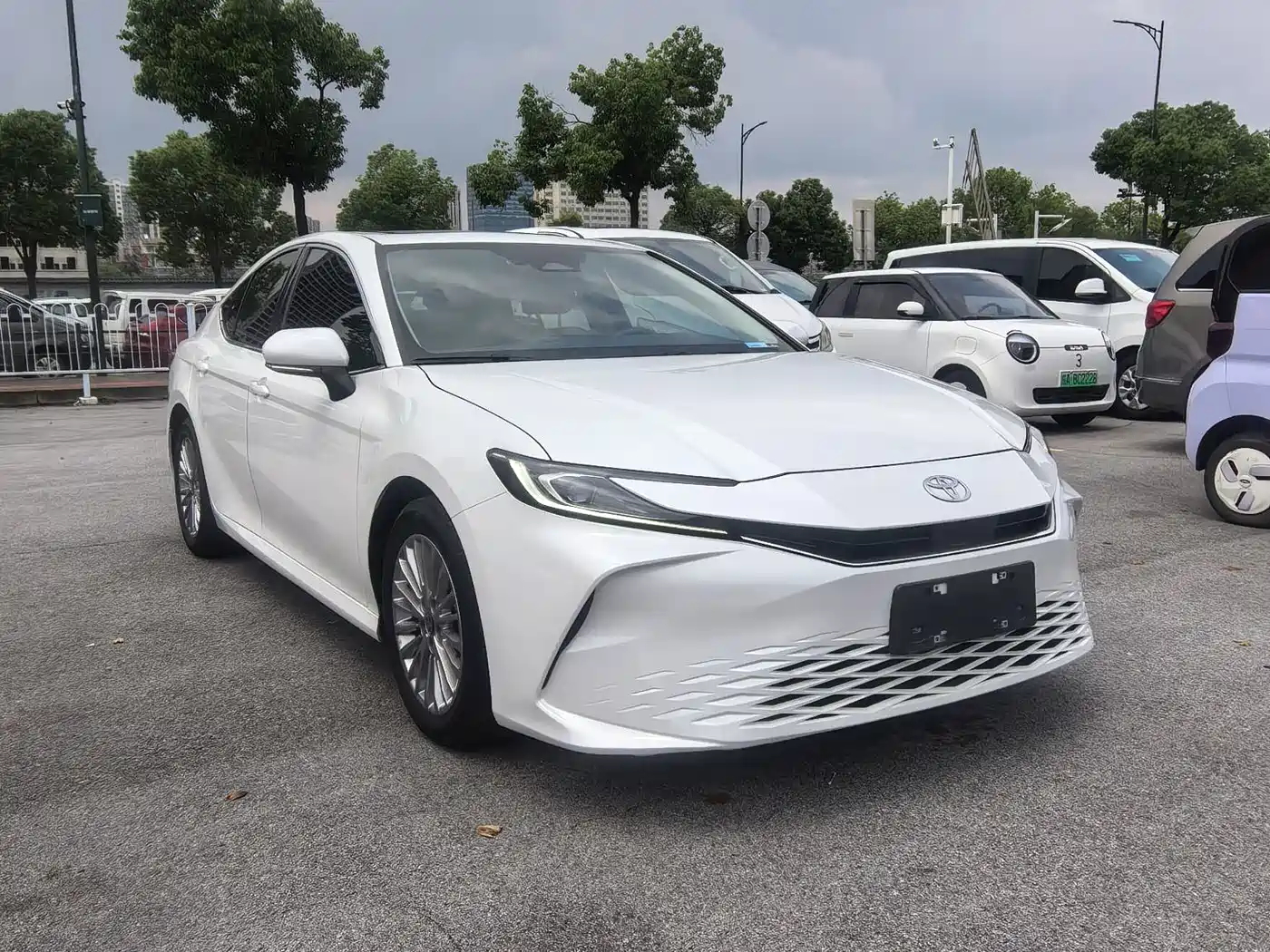 TOYOTA CAMRY
