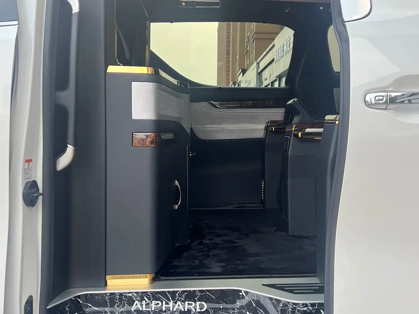 Toyota Alphard 2018 Facelift 3.5L Premium Edition фото 15