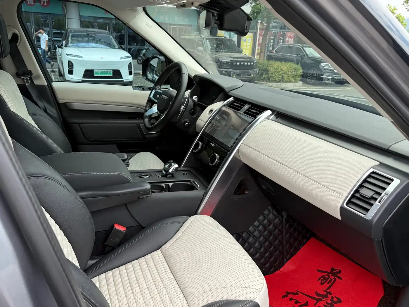 Фото 9 - Land Rover Discovery