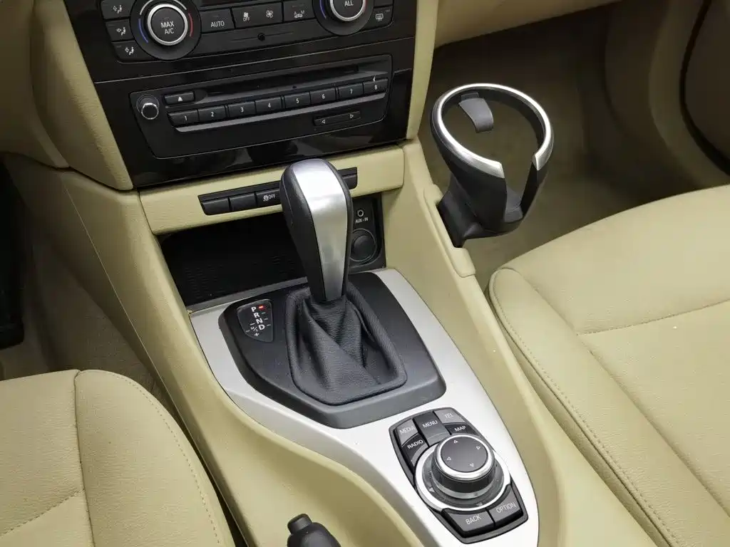 صورة 13 - BMW X1