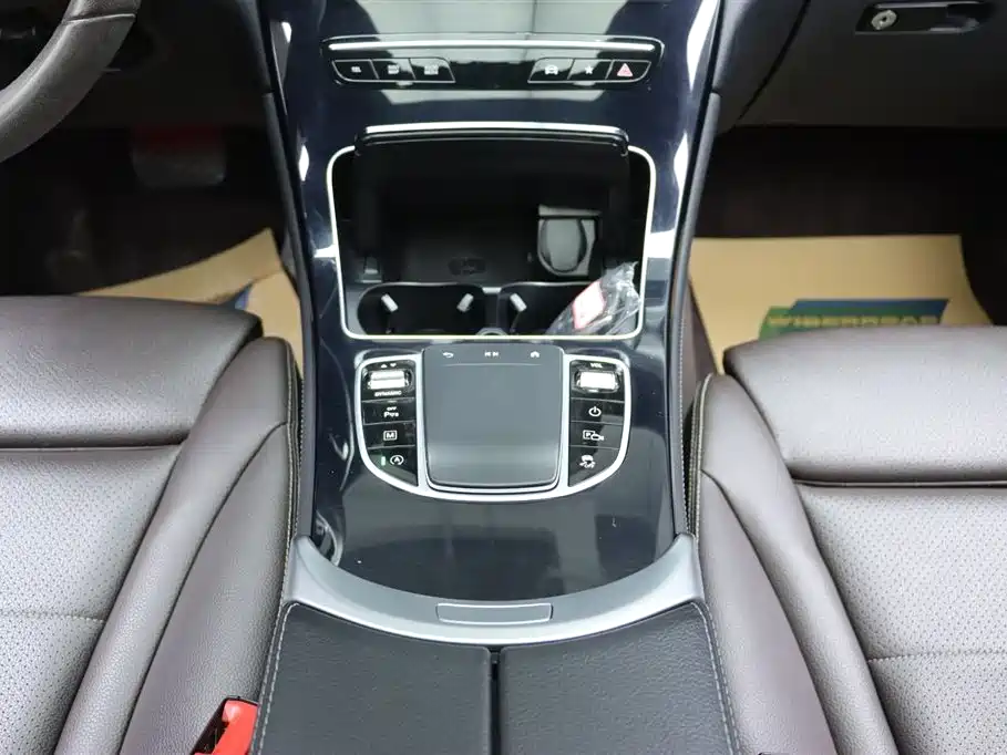 Mercedes-Benz GLC 2021 GLC 260 L 4MATIC Sporty фото 24