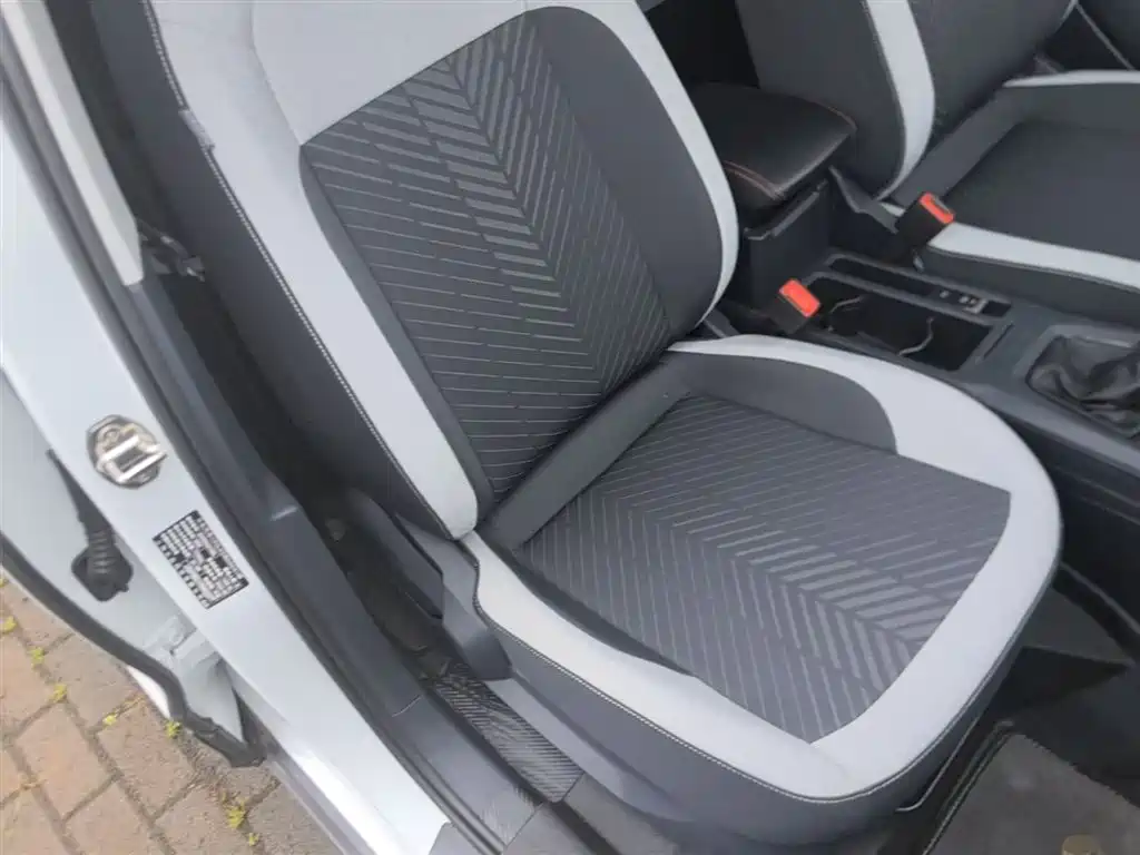 Volkswagen Tharu 2025 Model Rising Star 1.5L Advance Edition фото 20