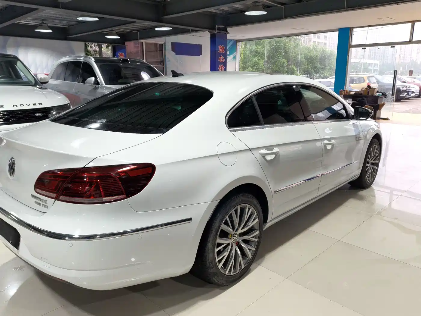 Volkswagen FAW-Volkswagen CC 2016 Model 1.8TSI Luxury фото 8