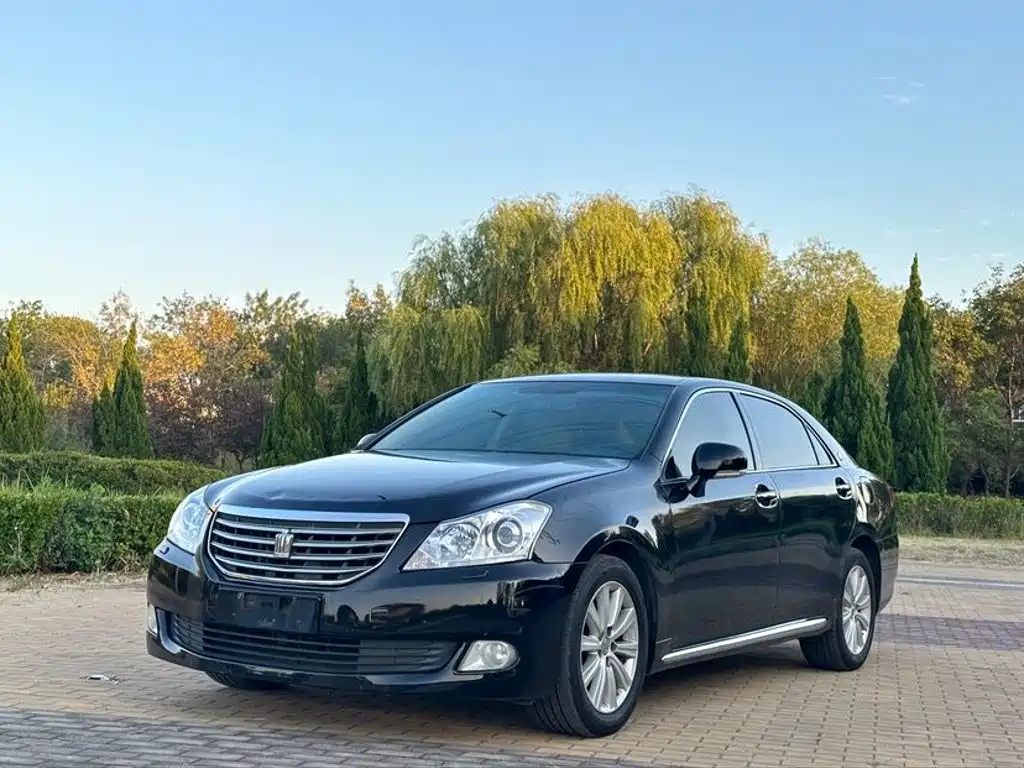 Photo 1 - Toyota Crown