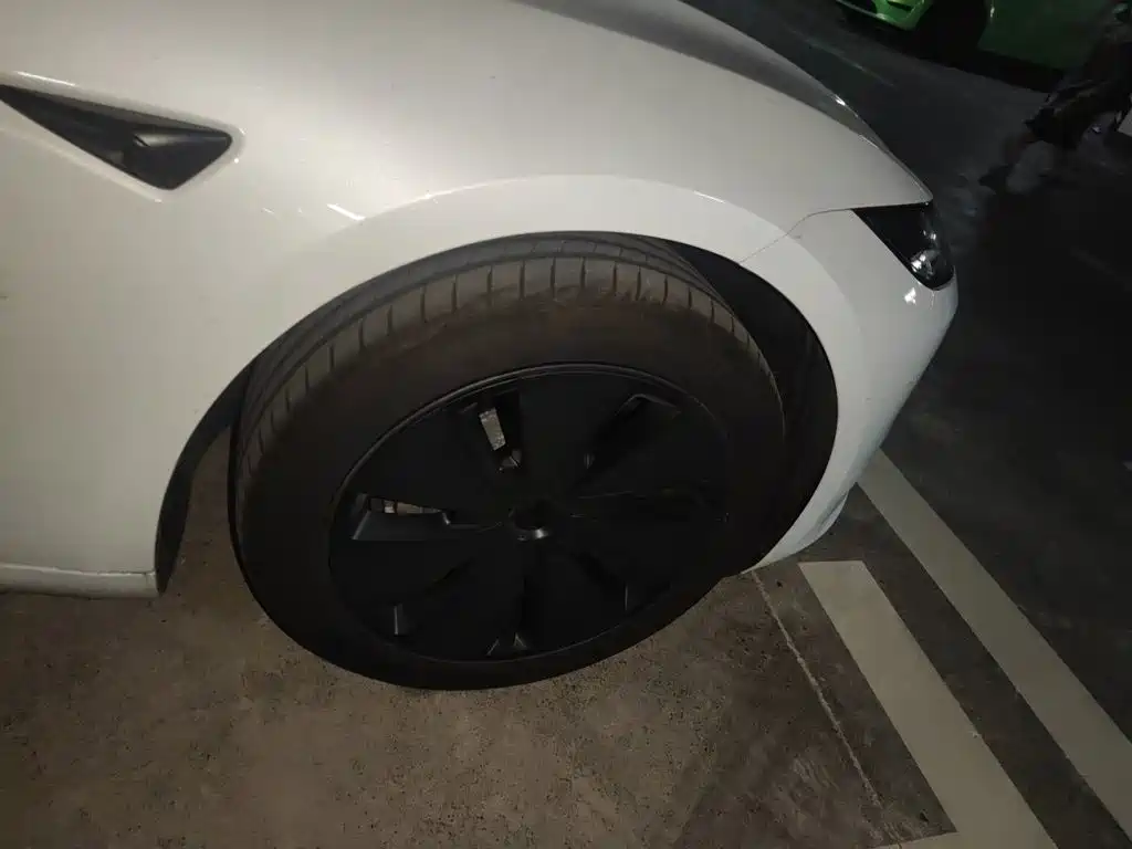 Фото 8 - Tesla Model 3