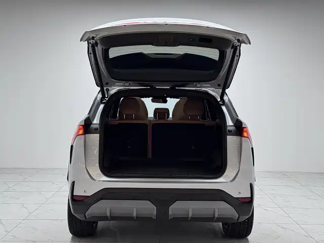 Geely Galaxy Galaxy L7 2025 EM-i 115km Explorer+ Edition фото 16