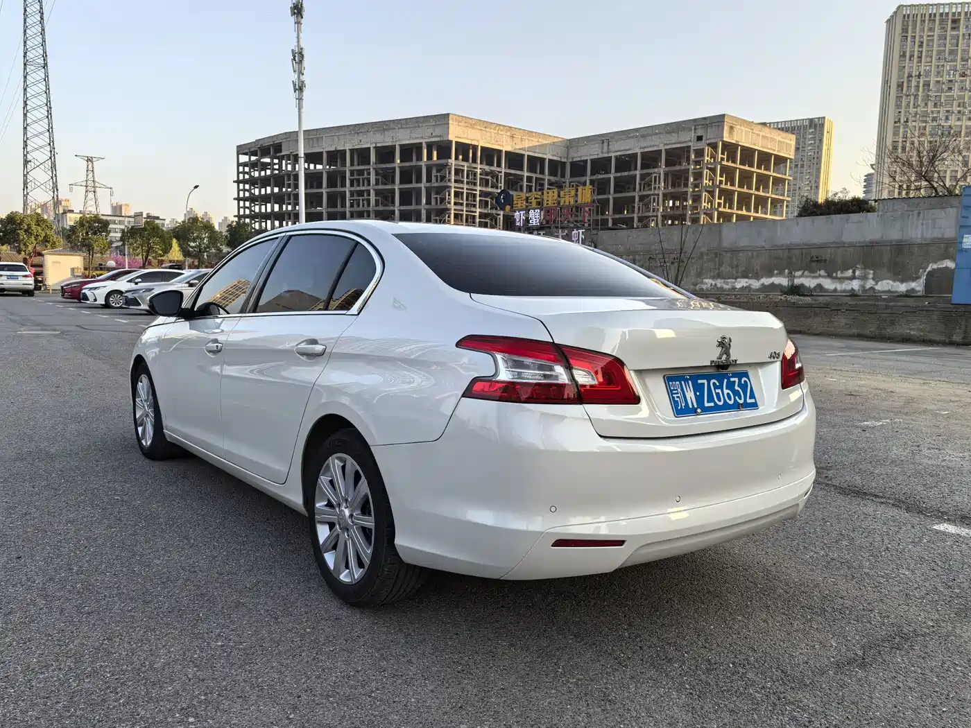 Peugeot 408 2014 1.8L Automatic Luxury Edition фото 3