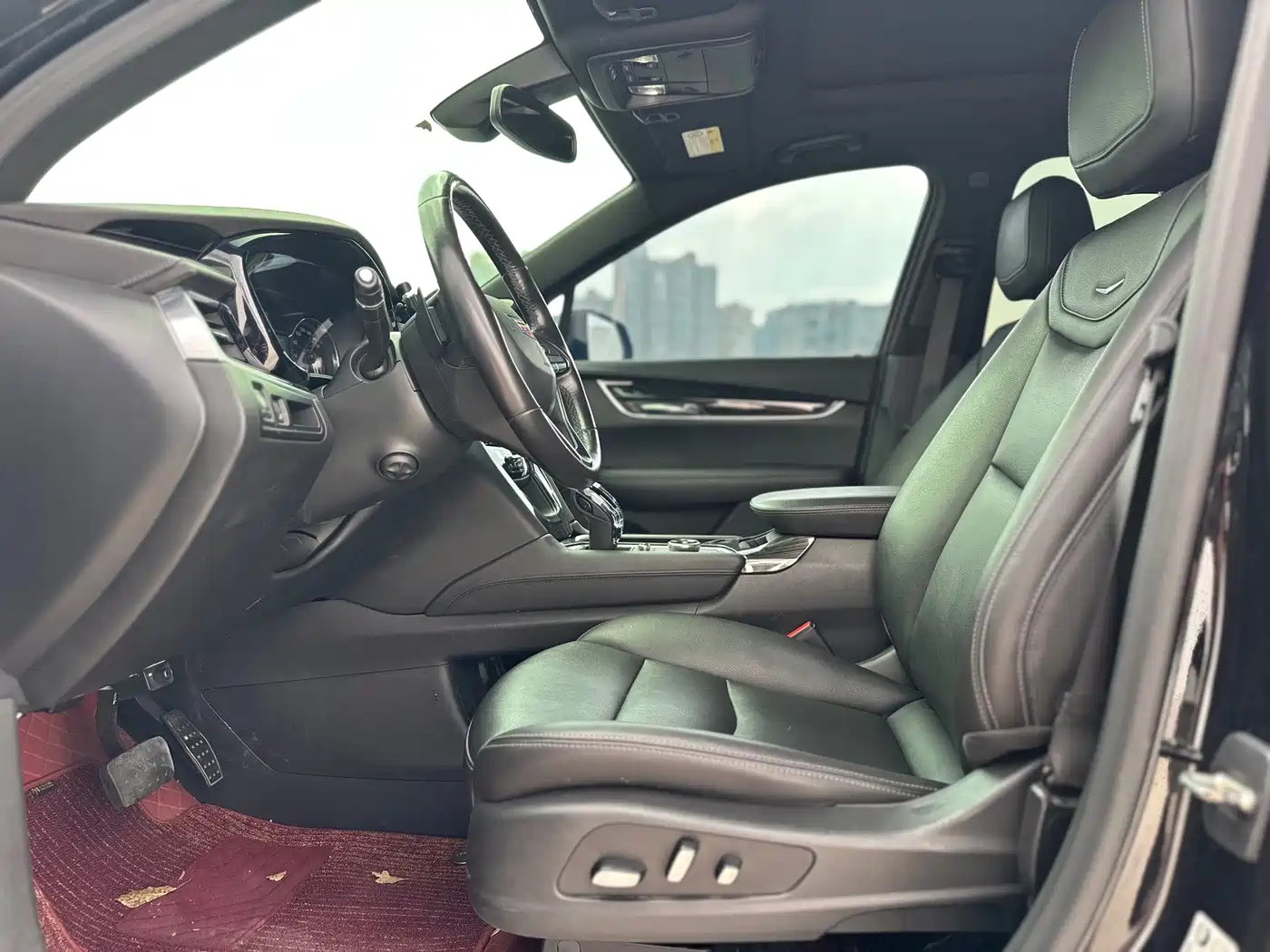 Photo 7 - Cadillac XT6
