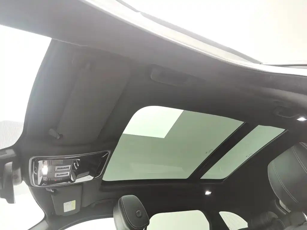 Фото 14 - Land Rover Range Rover Velar