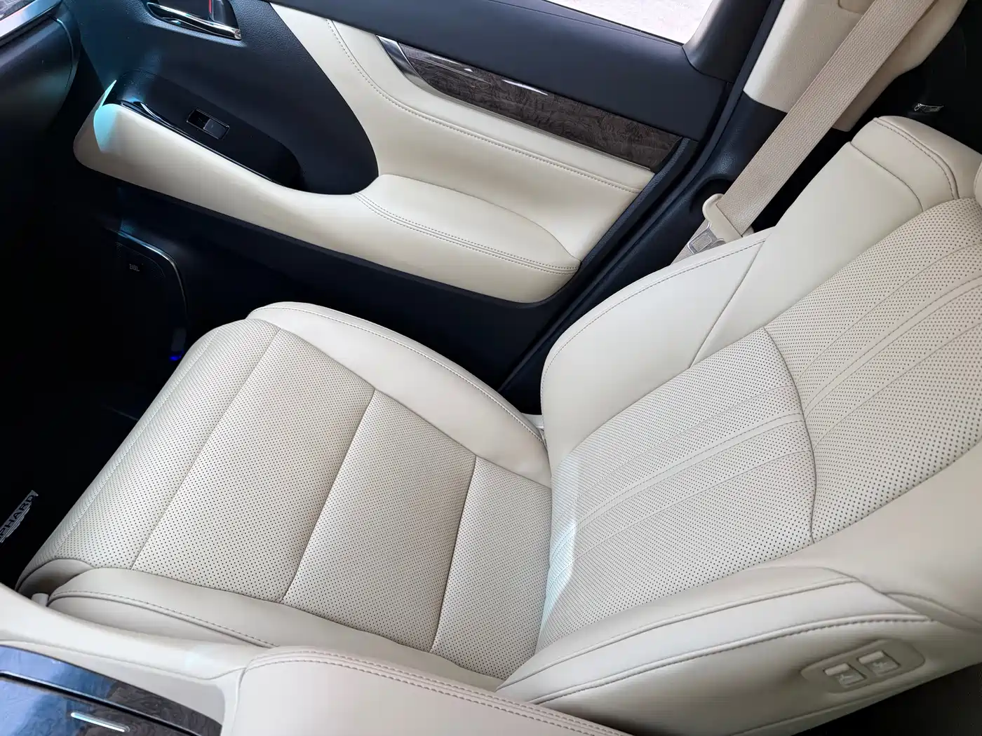 Toyota Alphard 2023 Dual Hybrid 2.5L Ultimate Gold Edition фото 13