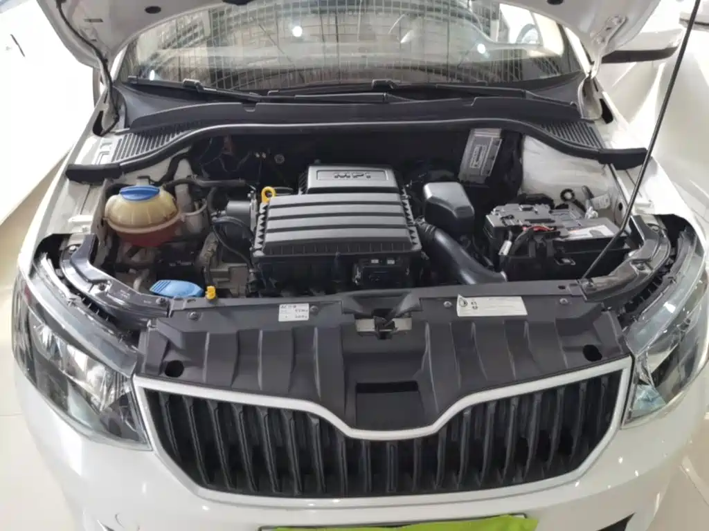 Škoda Fabia 2018 2017 1.4L Auto Car Enjoy Edition