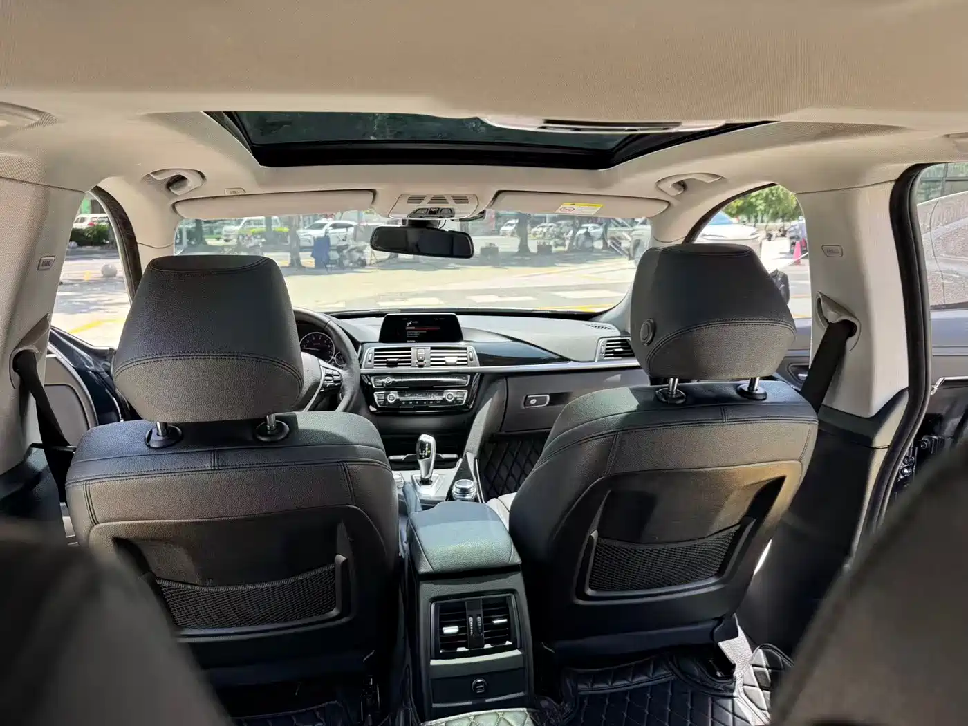 BMW 3 Series GT 2018 320i Luxury Design Package фото 19