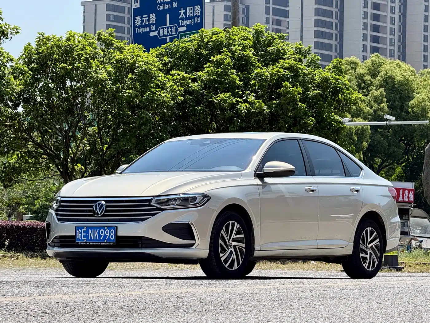 Volkswagen Lavida 2023 Facelift 1.5L Automatic 5 Million Edition фото 2