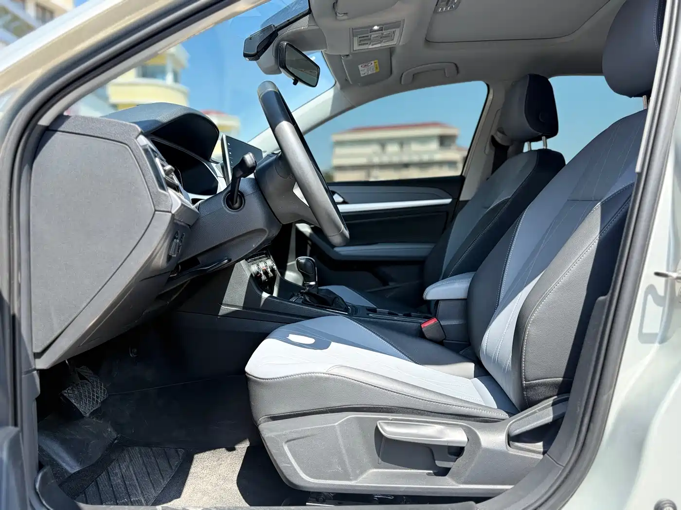 Volkswagen Lavida 2023 Facelift 1.5L Automatic 5 Million Edition фото 19