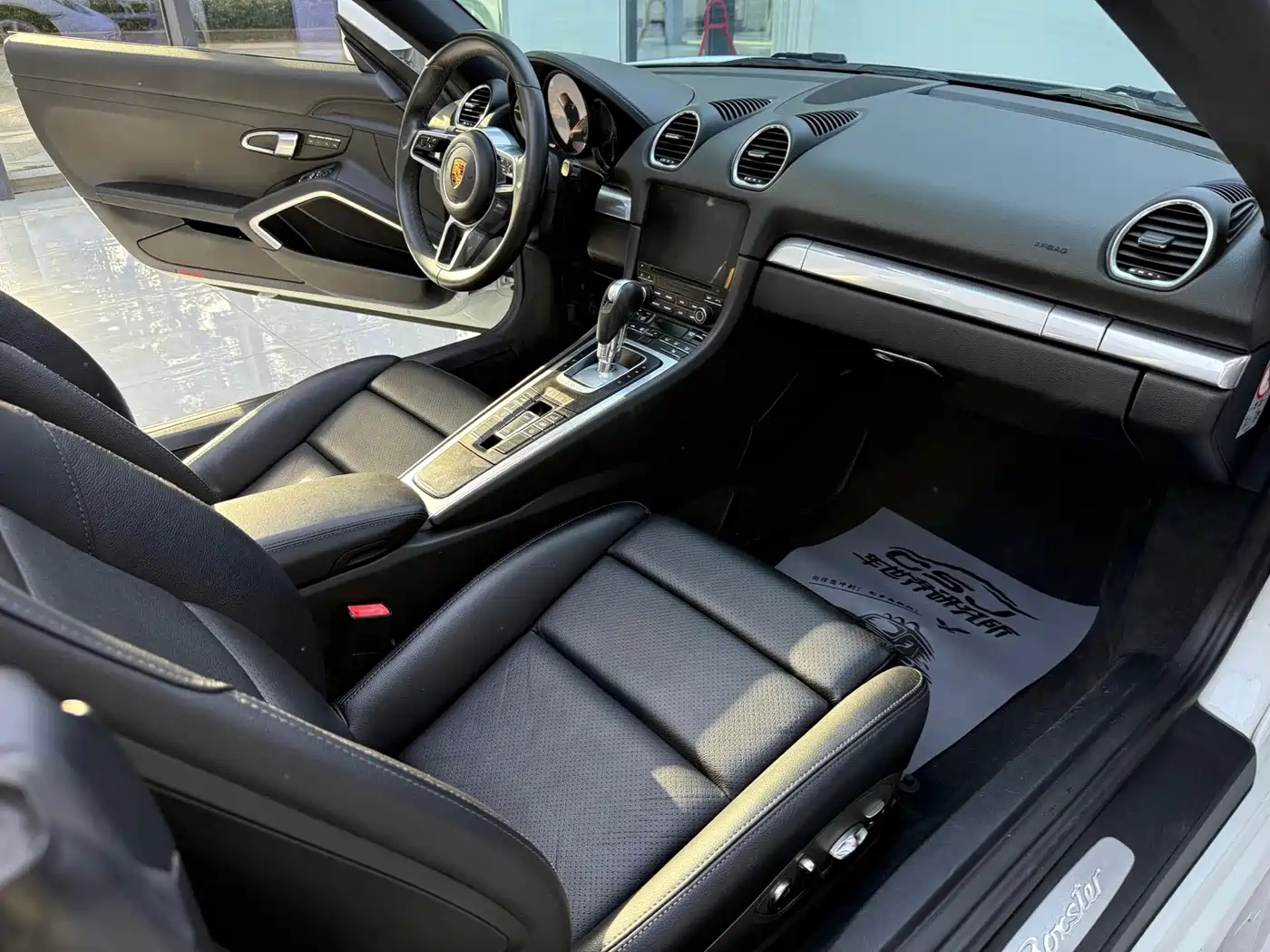 Porsche 718 2018 Boxster 2.0T фото 12
