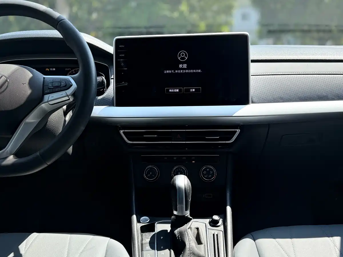Volkswagen Lavida 2023 Facelift 1.5L Automatic 5 Million Edition фото 14