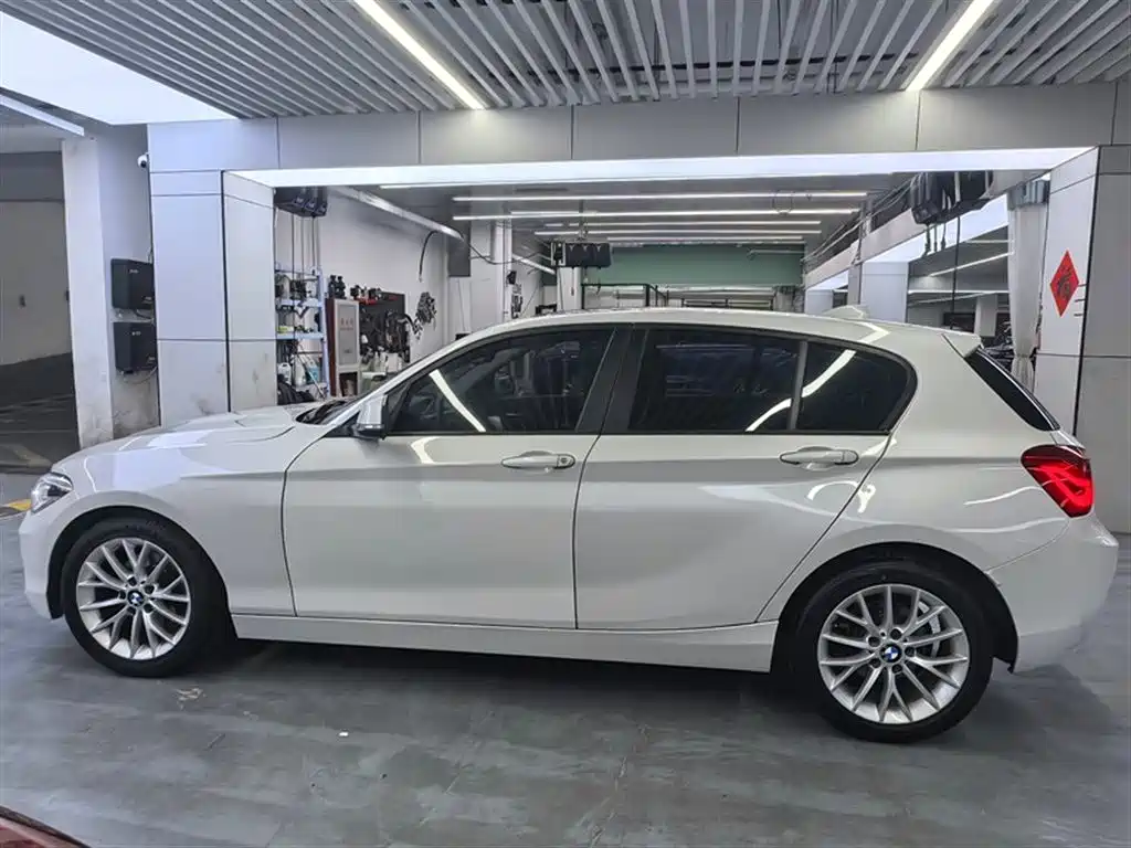 BMW 1 Series (Import) 2015 120i Leading фото 17