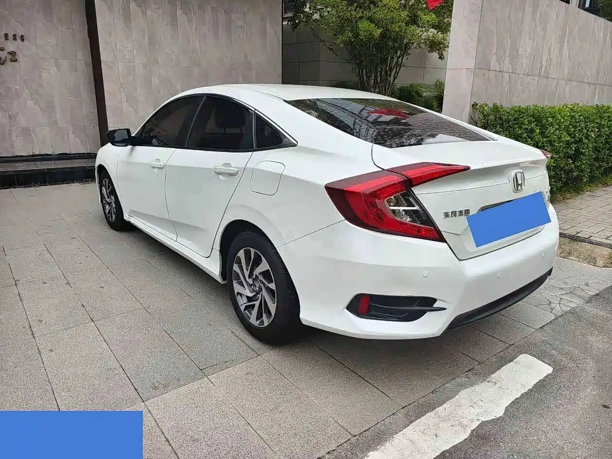 Фото 7 - Honda Civic