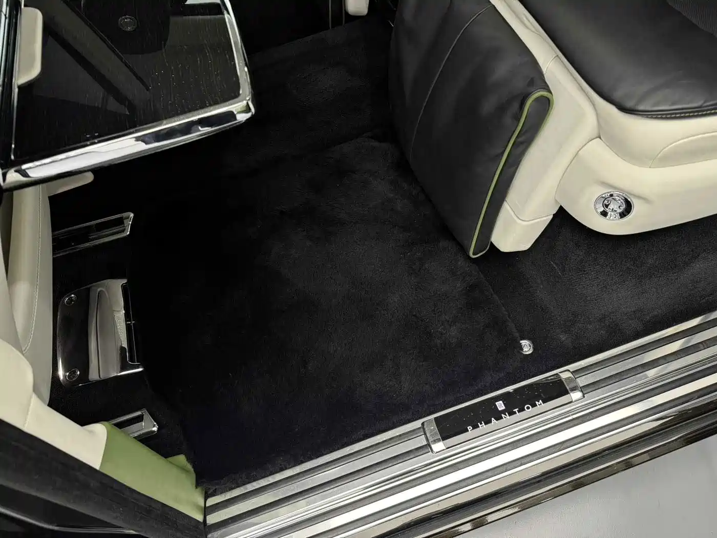 Rolls-Royce Phantom 2023 2018 6.7T Long Wheelbase Version