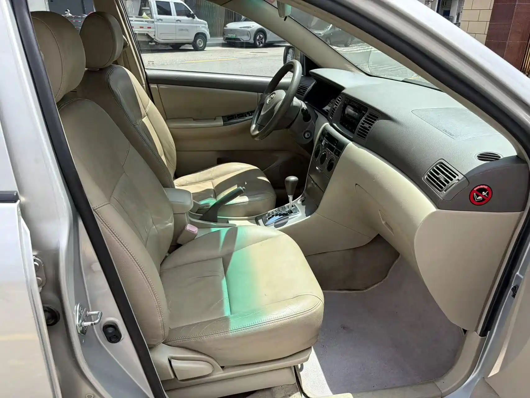 Photo 9 - Toyota Corolla
