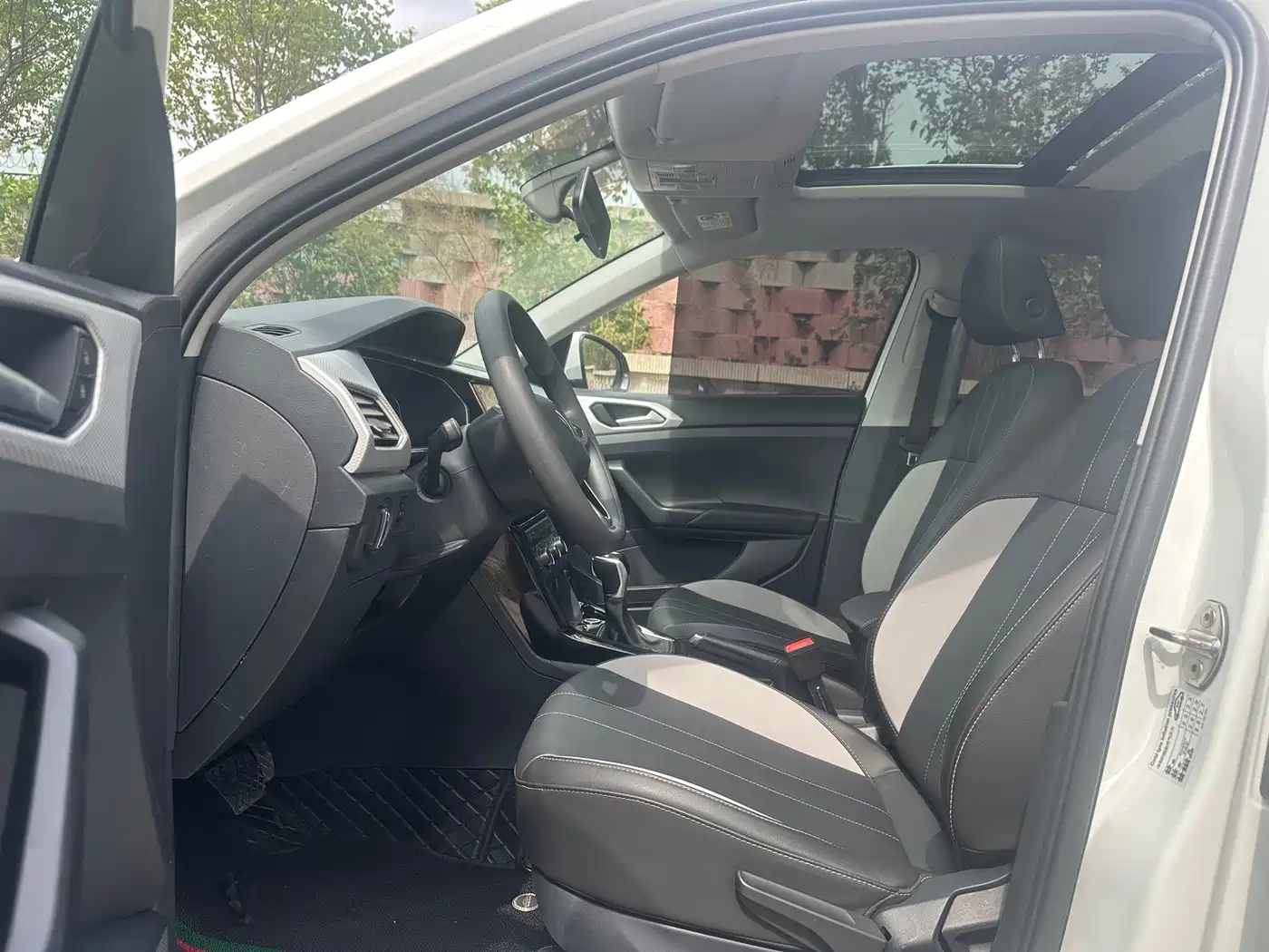 Volkswagen Tanying 2021 1.5L Automatic Smart Connect Edition фото 4