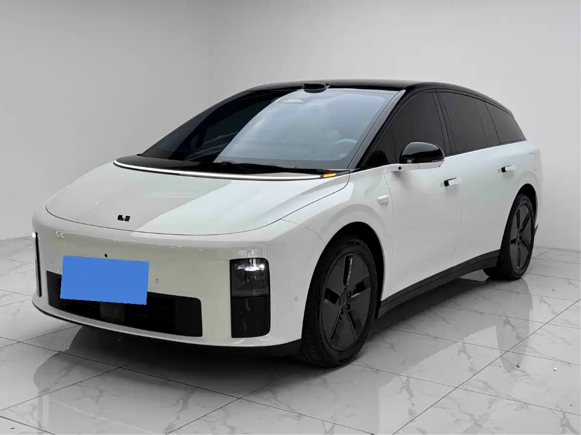 Li Auto i6 2026 2025 2WD Base Model