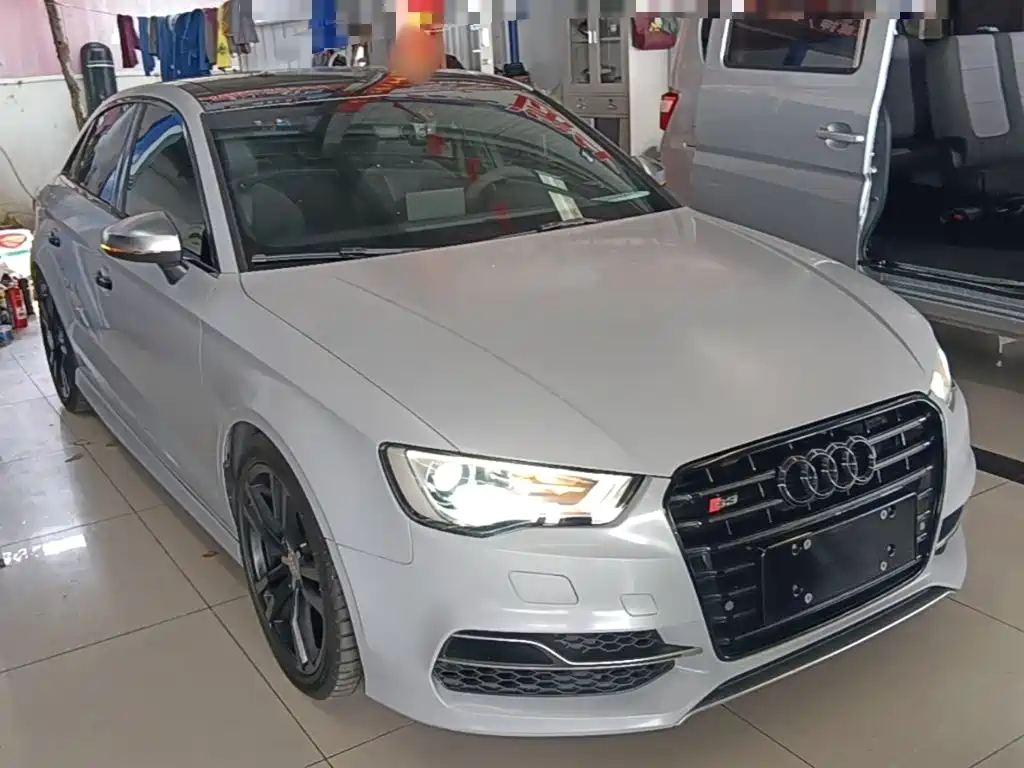 Photo 4 - Audi S3