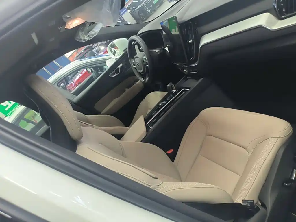 Volvo XC60 2026 2026 Model B5 AWD Smart Elite Luxury
