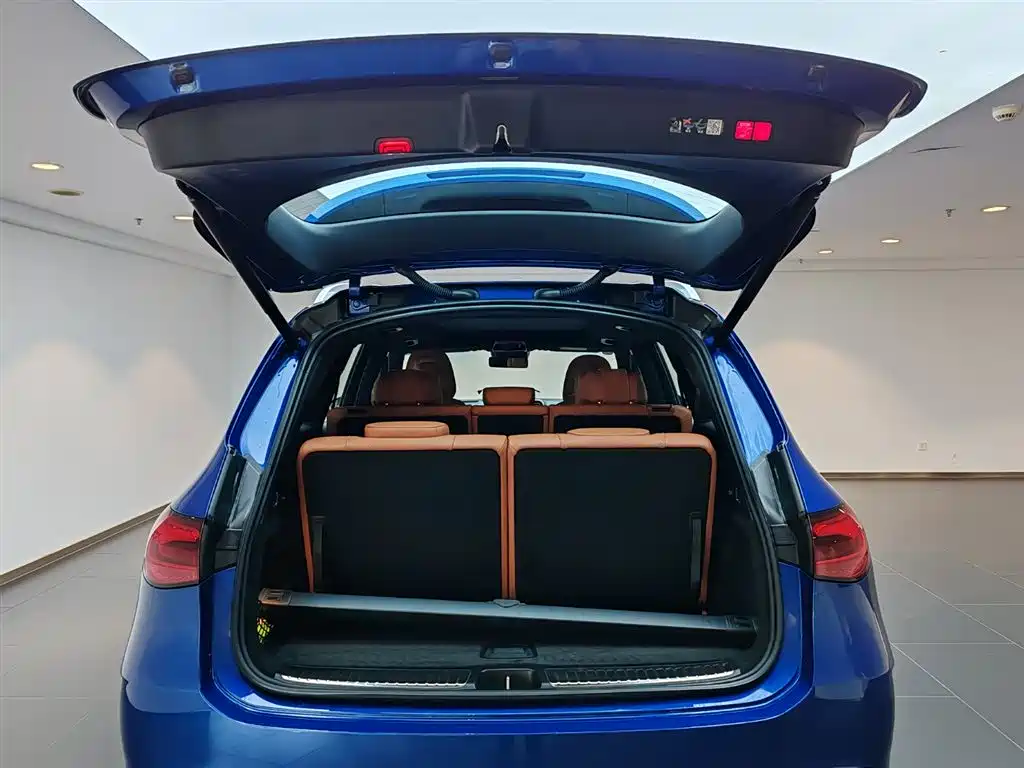 Mercedes-Benz GLC 2023 GLC 300 L 4MATIC Luxury 7-Seater фото 7