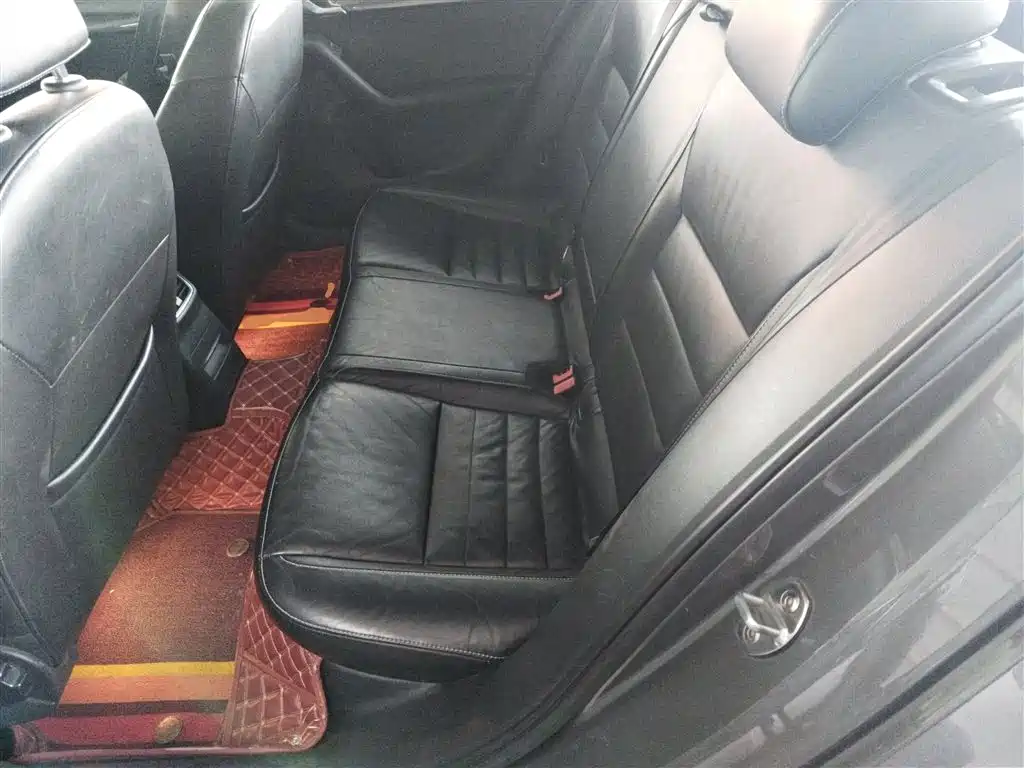 Škoda Octavia 2016 1.6L Automatic Smart Edition фото 13