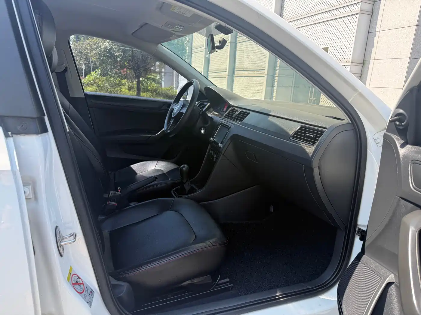 Volkswagen Santana 2015 1.6L Manual Trend Edition фото 13