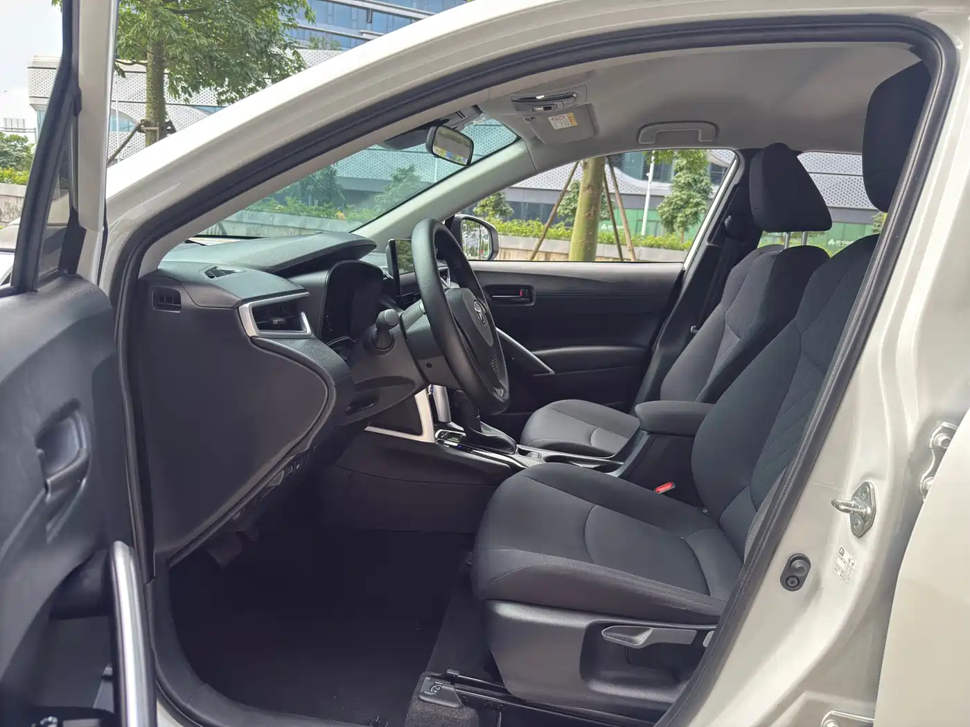 Toyota Corolla Cross 2023 2.0L Pioneer Edition фото 10