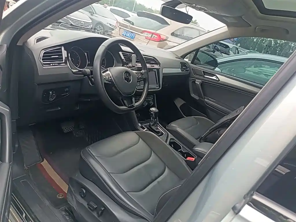 Volkswagen Tiguan L 2018 Facelift 330TSI Automatic 2WD Luxury Edition фото 15
