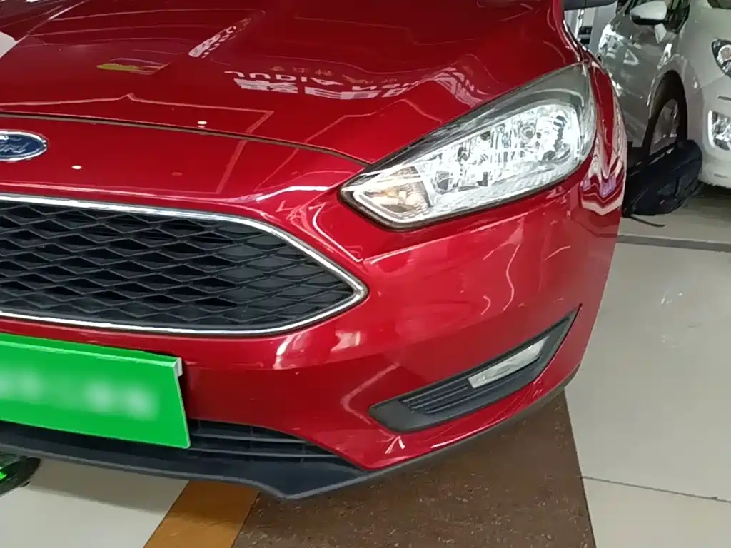 Фото 24 - Ford Focus