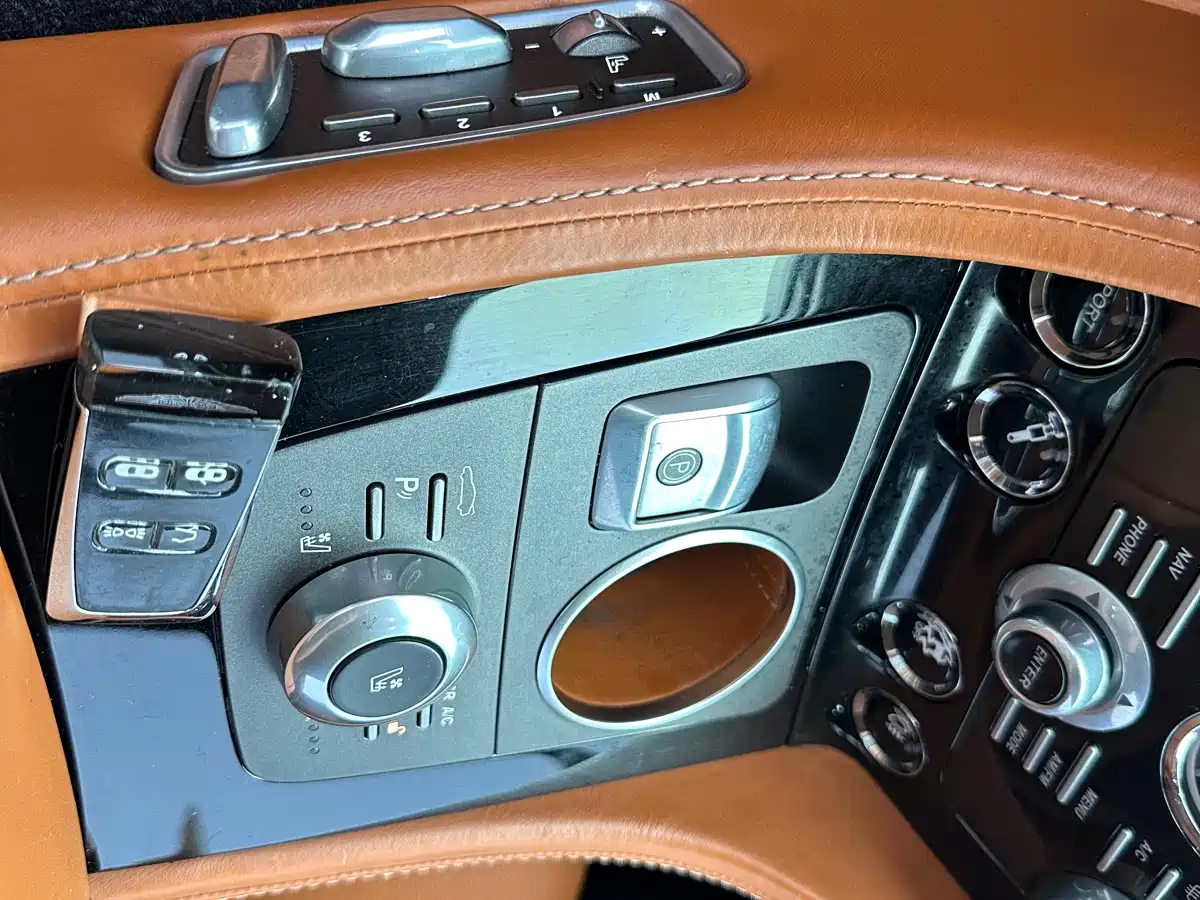 Aston Martin Rapide 2013 6.0L S фото 21