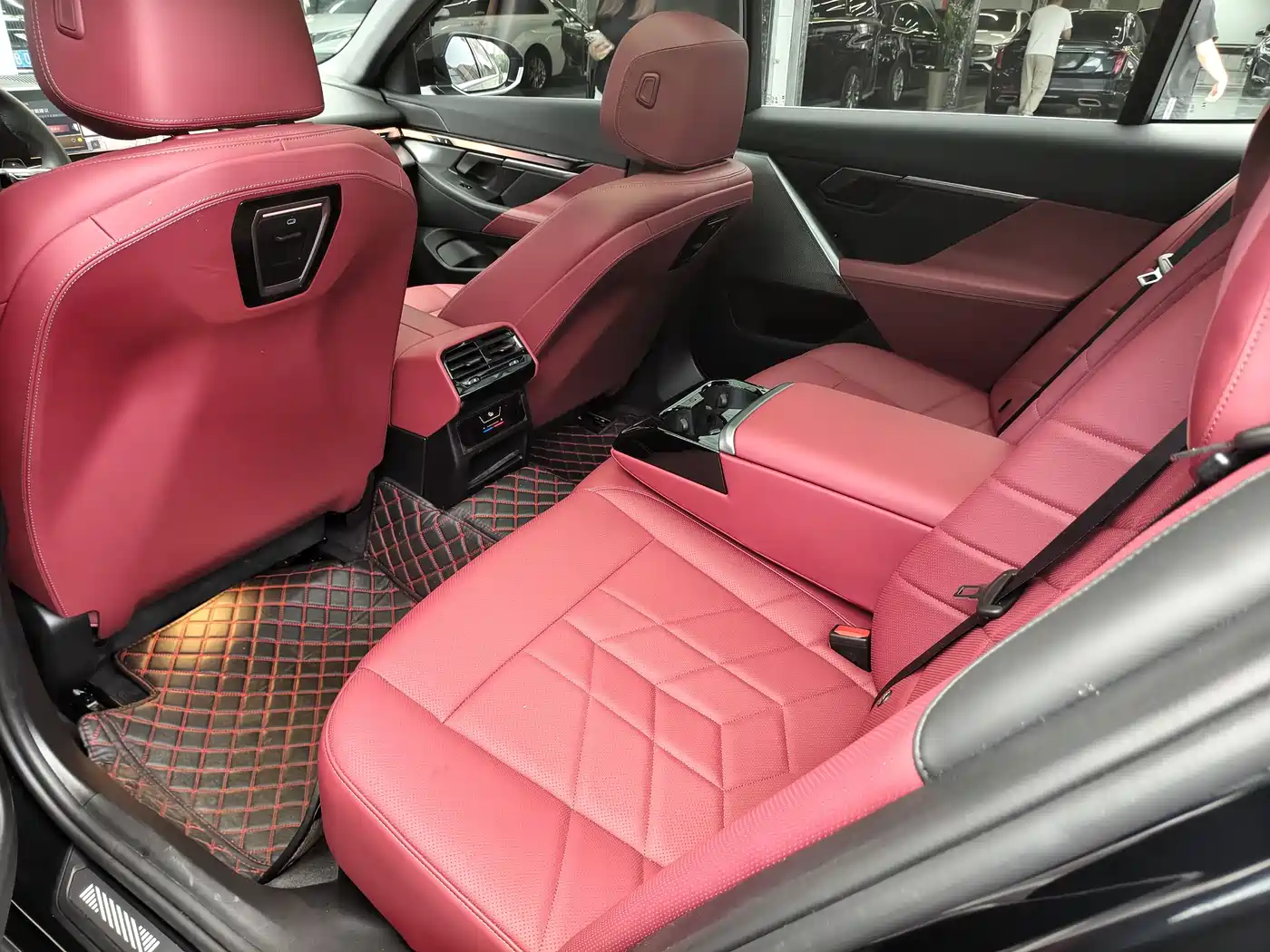 BMW 5 Series 2025 525Li M Sport Package фото 10