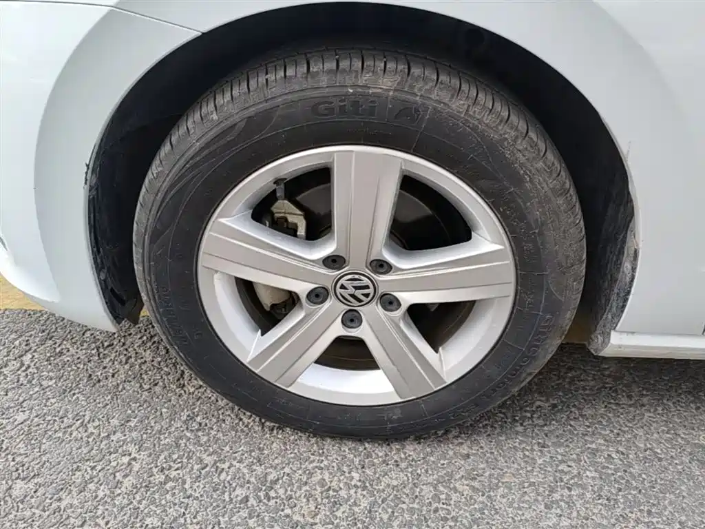 Volkswagen Golf Sportsvan 2018 1.6L Automatic Comfort фото 23