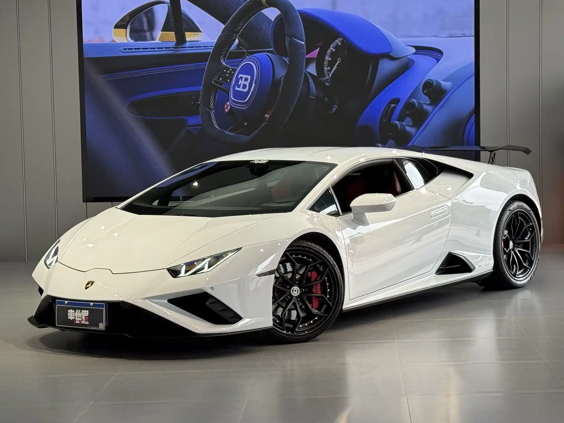 Фото 1 - Lamborghini Huracán