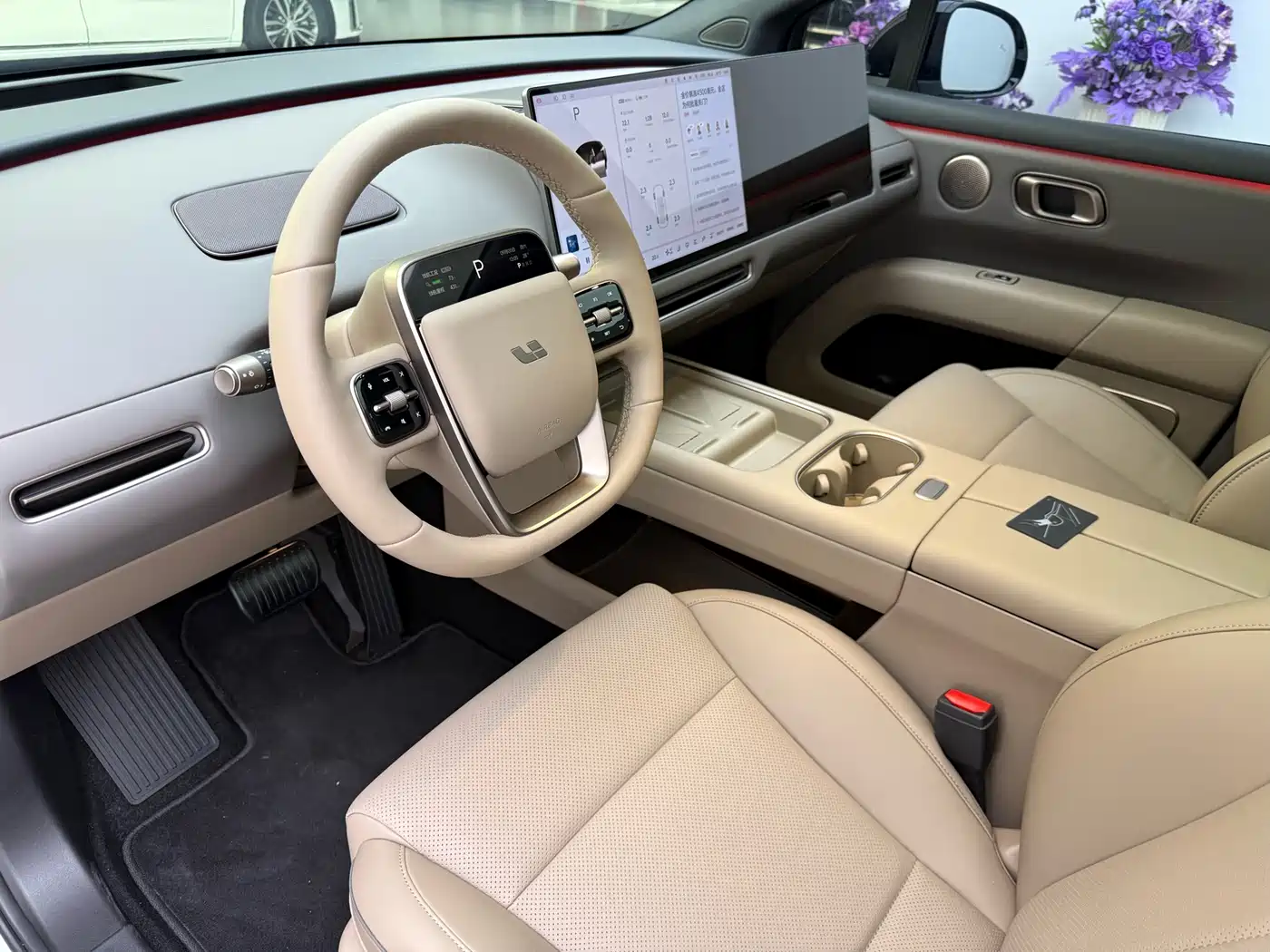 Li Auto i6 2026 2025 2WD Base Model