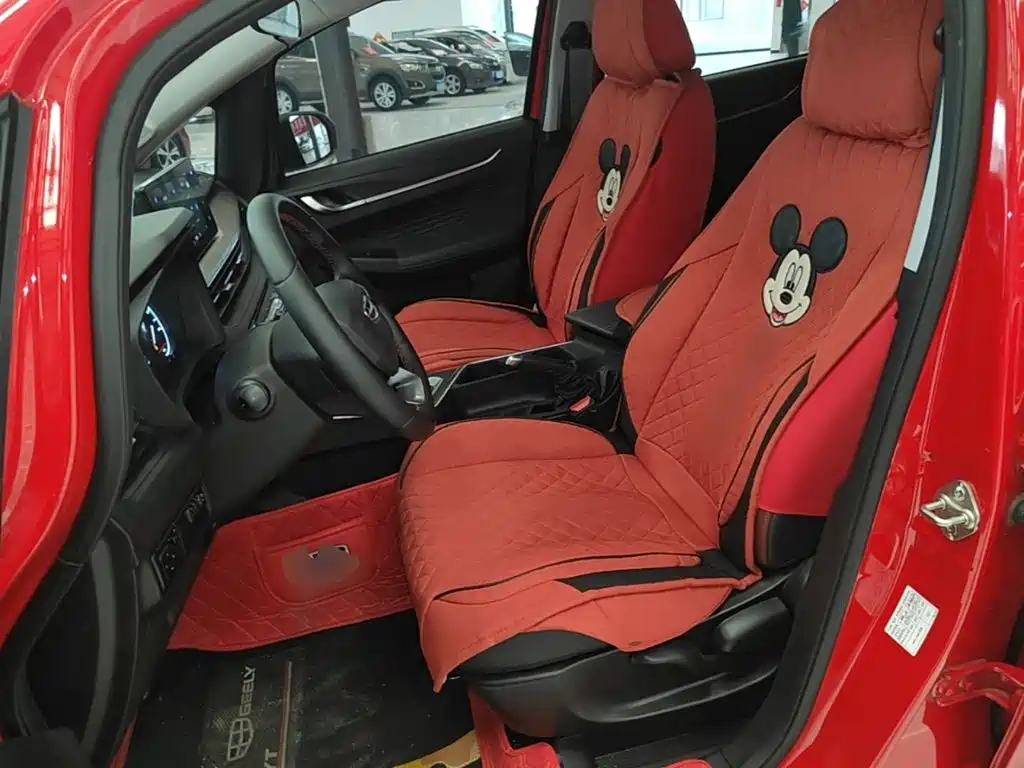 Фото 15 - Geely Vision X3