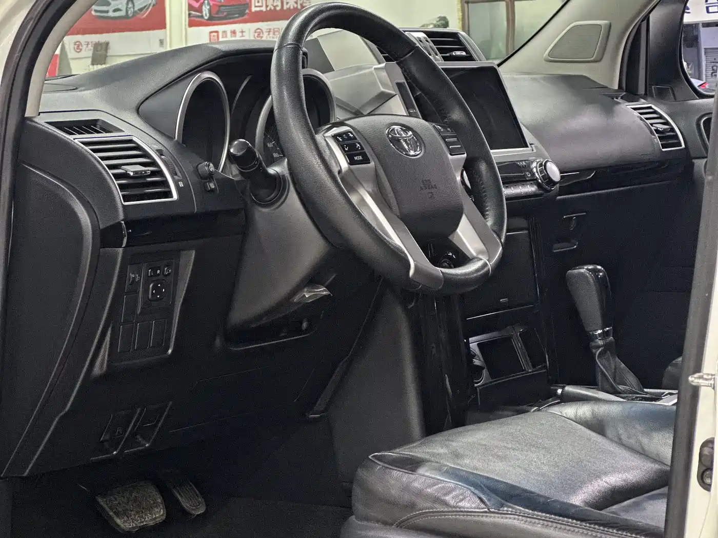 Toyota Prado 2016 2.7L Auto Standard Edition фото 32