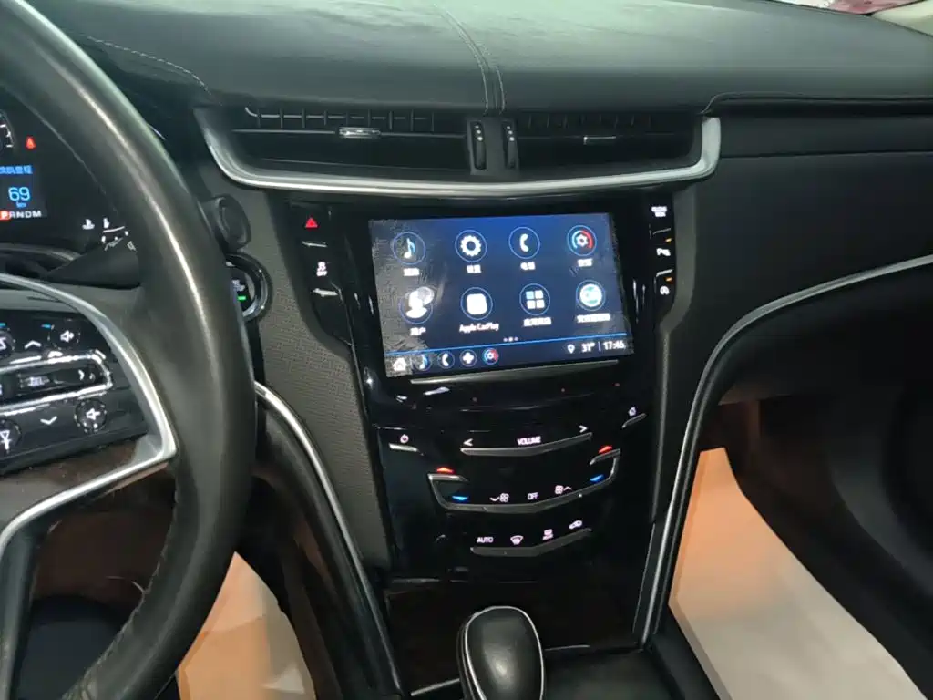 Фото 13 - Cadillac XTS