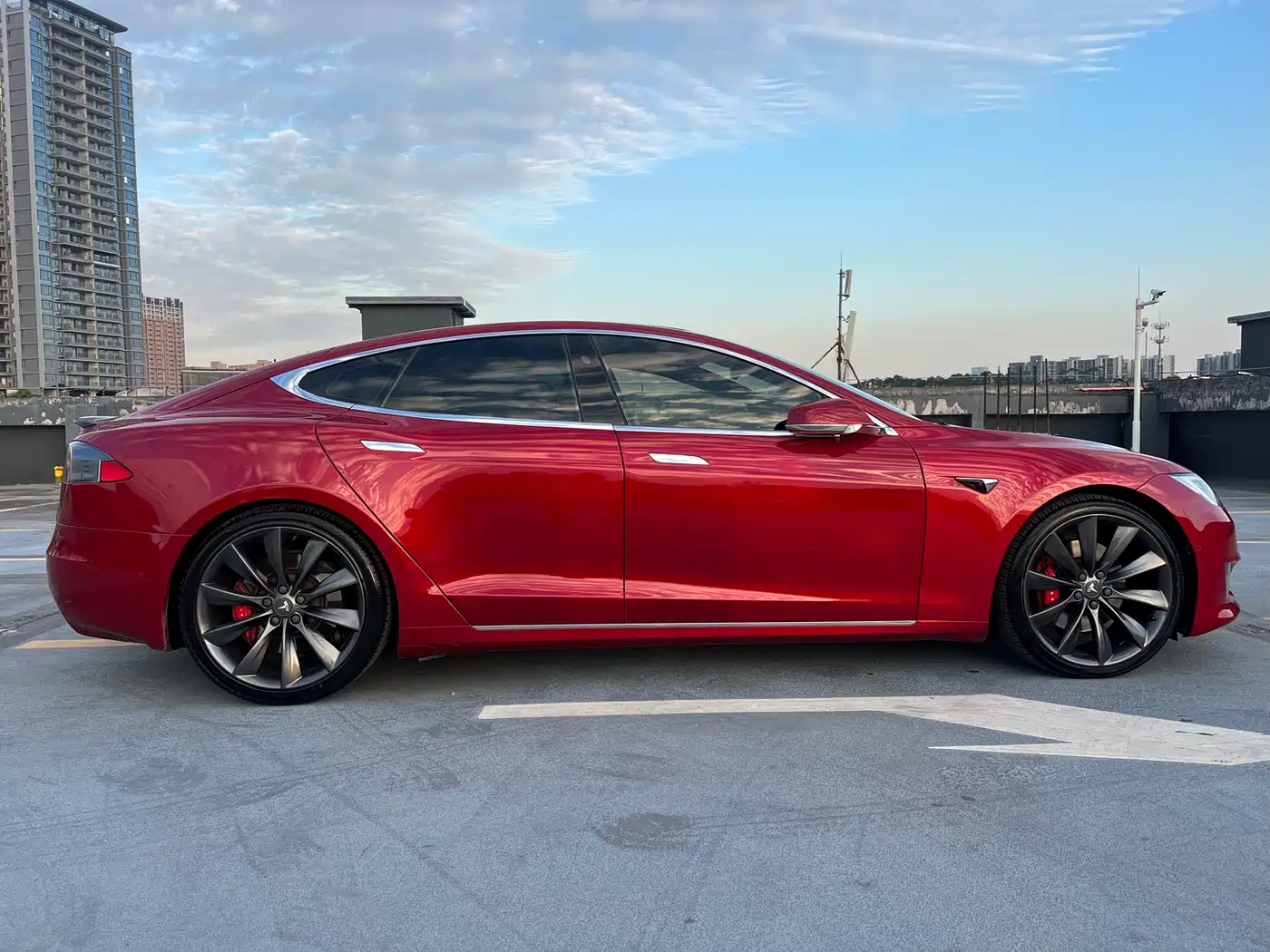 TESLA MODEL S