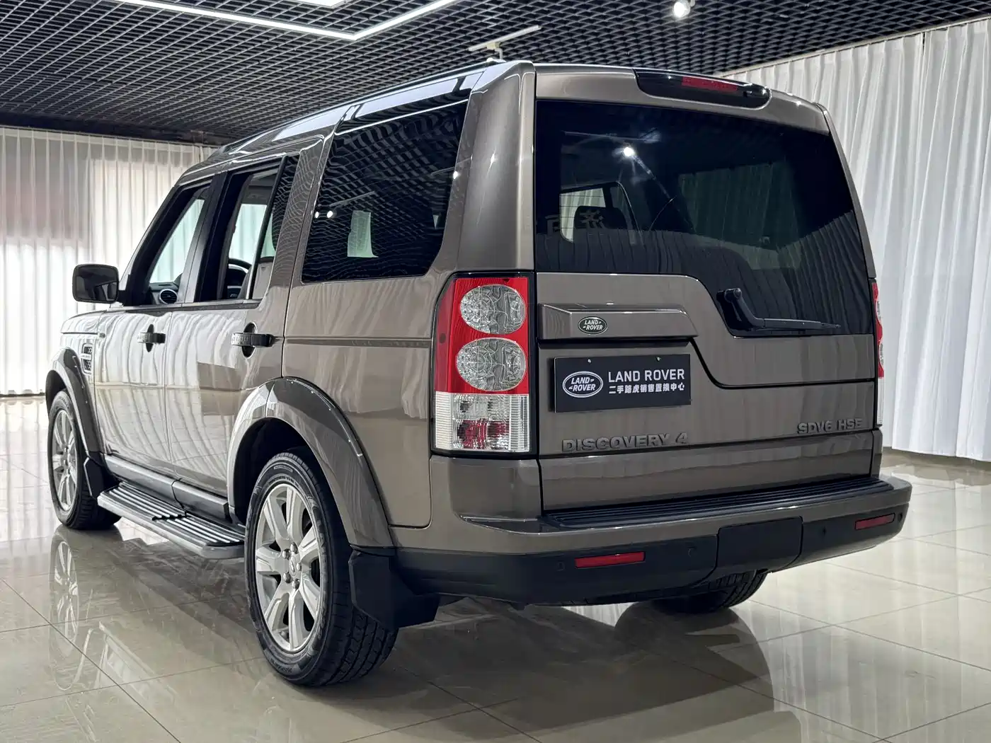 Land Rover Discovery 2013 3.0 SDV6 HSE Diesel фото 5