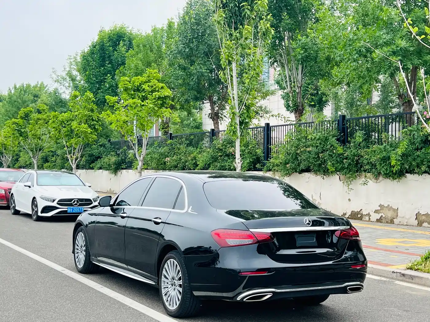 Mercedes-Benz E-Class 2016 E 300 L Sport Fashion Type фото 4