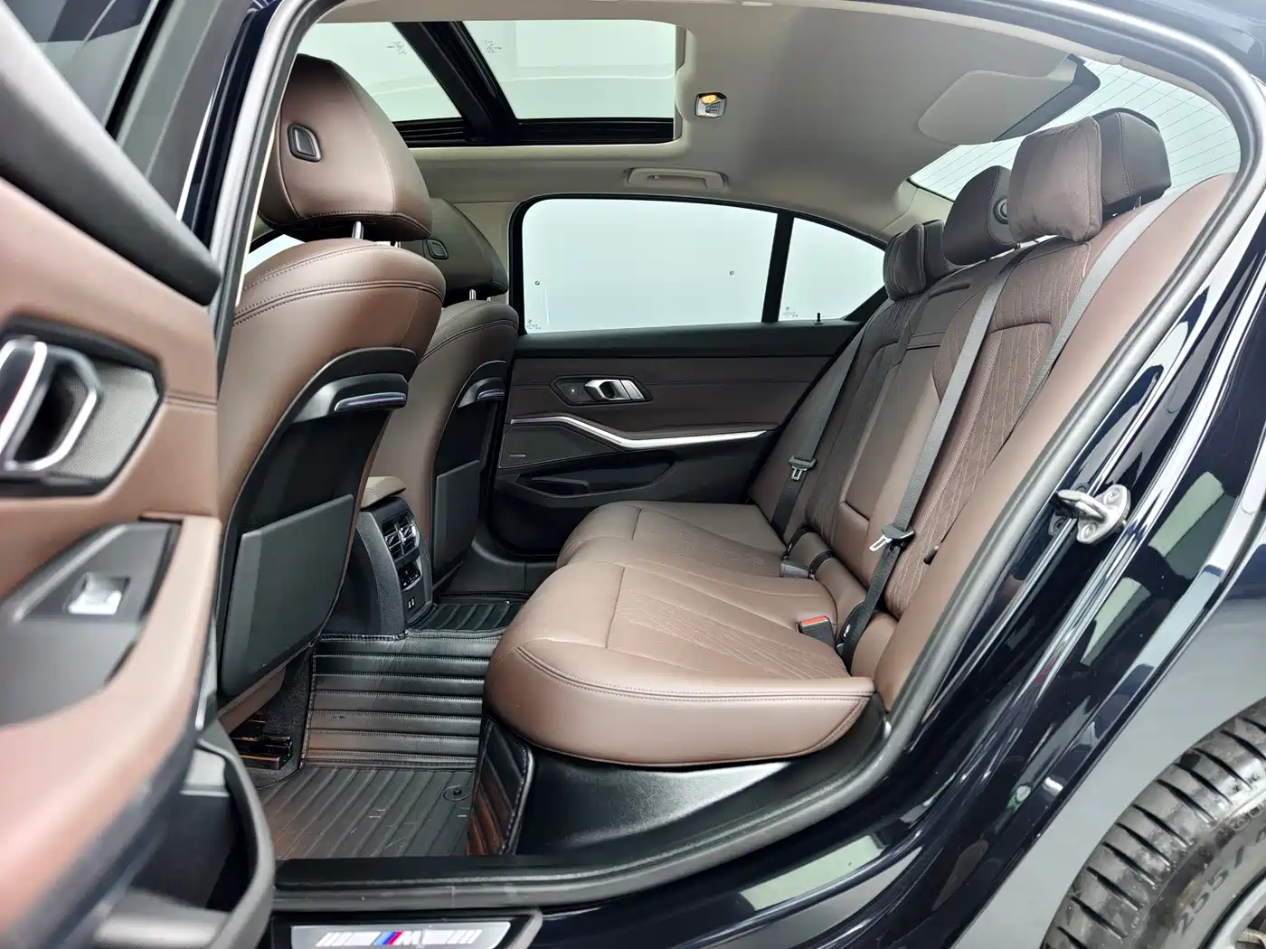 BMW 3 Series 2022 325Li M Sport Shadow Edition фото 16